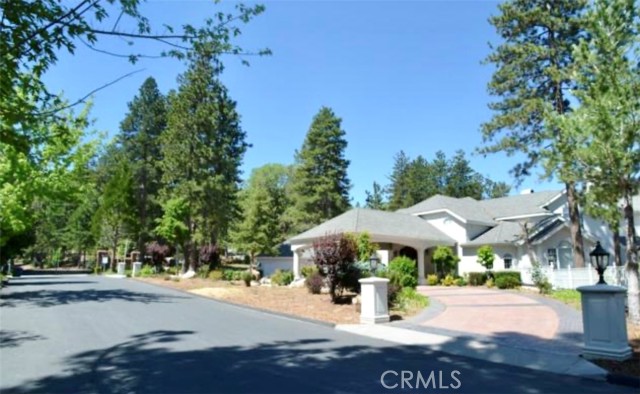 Detail Gallery Image 6 of 47 For 1438 Canterbury Ct, Lake Arrowhead,  CA 92352 - 5 Beds | 5/1 Baths