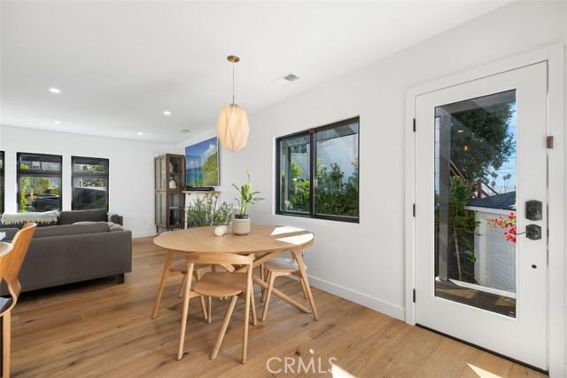 2329 Vineyard Avenue, Los Angeles CA: https://media.crmls.org/medias/56902c69-51d5-4944-8d34-6f33d67ffec9.jpg