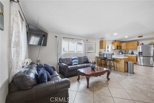 Detail Gallery Image 7 of 45 For 611 S Laurel Ave, Ontario,  CA 91762 - 4 Beds | 1 Baths