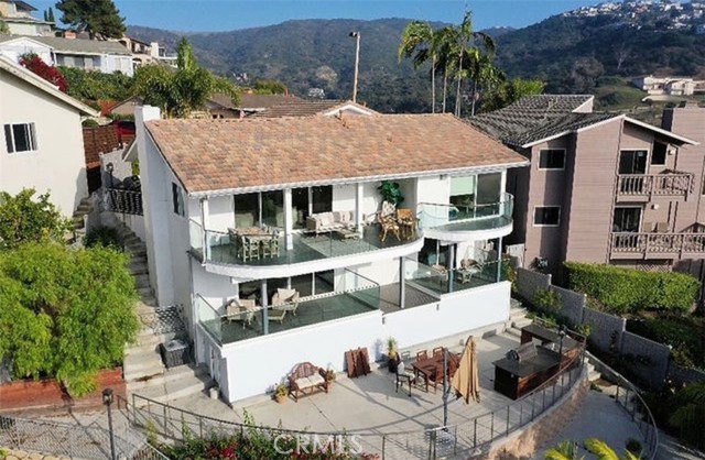 Front Image Thumbnail for CROC25273831