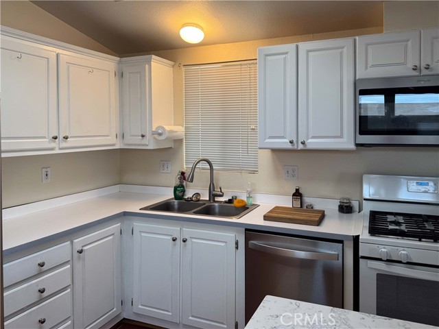 Detail Gallery Image 5 of 14 For 10961 Desert Lawn Dr #96,  Calimesa,  CA 92320 - 2 Beds | 2 Baths