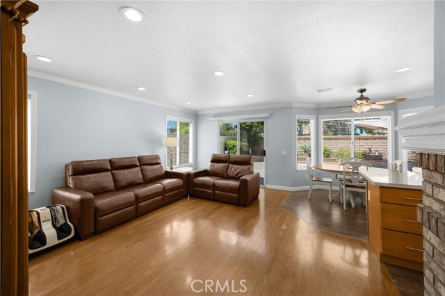 4350 Bennington Court, Chino CA: https://media.crmls.org/medias/5691cf59-6a87-4693-a1c1-38a5d11e251b.jpg