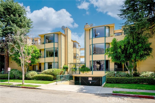 Detail Gallery Image 1 of 33 For 350 W Loraine St #101,  Glendale,  CA 91202 - 2 Beds | 2 Baths