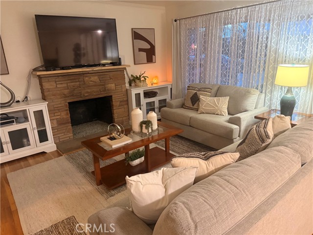 Detail Gallery Image 16 of 65 For 2019 Valencia, Santa Ana,  CA 92706 - 4 Beds | 2 Baths