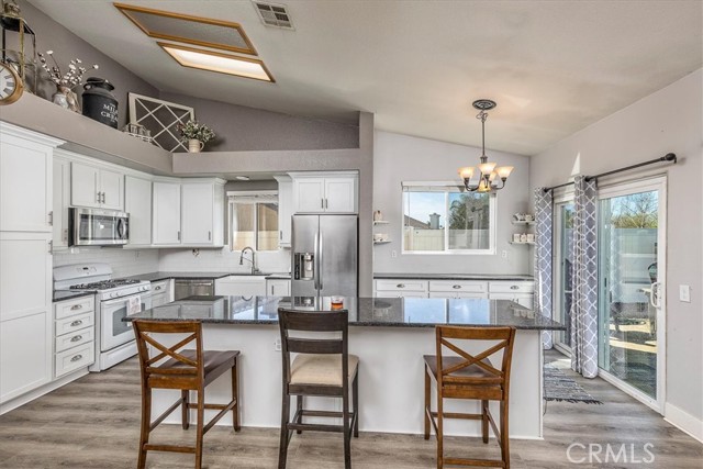 Detail Gallery Image 10 of 30 For 36571 Cheval, Winchester,  CA 92596 - 4 Beds | 2 Baths