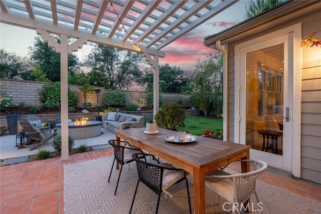 26941 Redwood Bluff Lane, Valencia CA: https://media.crmls.org/medias/5693cf61-167b-4bb7-99f3-cf0f334f4f08.jpg