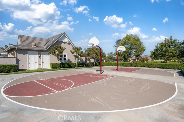 7265 Enclave Drive, Eastvale CA: https://media.crmls.org/medias/5693f7bf-456d-42a7-ad5d-9ef37673ba32.jpg