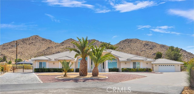 19410 Allegheny Court, Apple Valley CA: https://media.crmls.org/medias/56942eaa-aea1-4fda-956d-f514d5ff7bb9.jpg