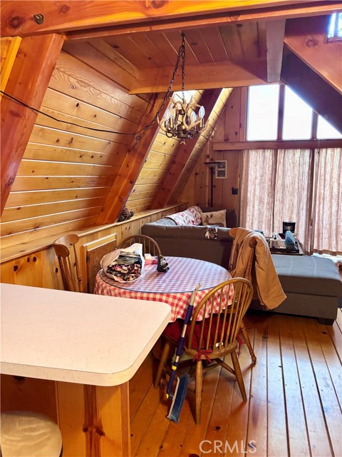 Detail Gallery Image 3 of 9 For 1825 Thrush, Wrightwood,  CA 92397 - 2 Beds | 1 Baths