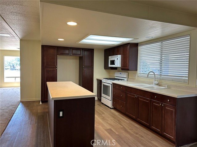 Detail Gallery Image 4 of 16 For 5001 W Florida Ave #16,  Hemet,  CA 92545 - 2 Beds | 2 Baths