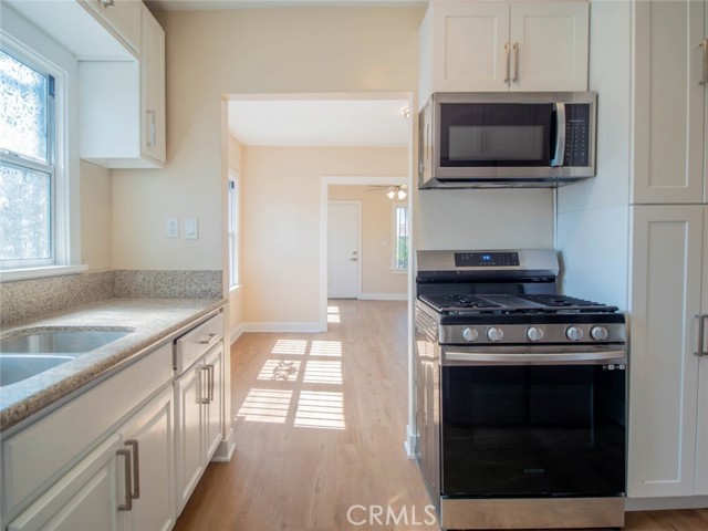 1805 W 35th Street, Los Angeles CA: https://media.crmls.org/medias/56962990-98fd-406d-be50-e8bded2f9b85.jpg