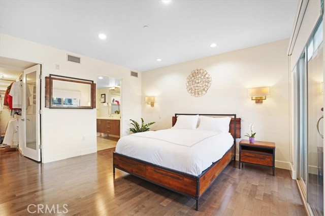 Detail Gallery Image 16 of 25 For 11023 Fruitland Dr #104,  Studio City,  CA 91604 - 3 Beds | 4 Baths