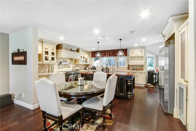 Detail Gallery Image 7 of 45 For 533 Woodhaven Ct, Upland,  CA 91786 - 4 Beds | 3/1 Baths