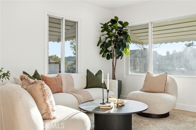 Detail Gallery Image 16 of 74 For 2140 N Rose St, Burbank,  CA 91505 - 5 Beds | 3/1 Baths