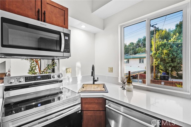 Detail Gallery Image 26 of 74 For 1106 1106 1/2 Geraghty Avenue, Los Angeles,  CA 90063 - 2 Beds | 2/2 Baths