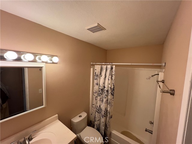 Detail Gallery Image 3 of 11 For 408 N via Roma, Anaheim,  CA 92806 - 2 Beds | 1/1 Baths