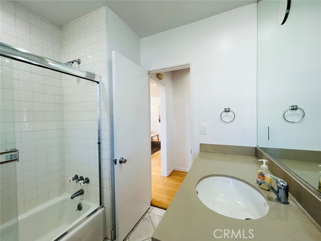 Detail Gallery Image 7 of 13 For 1114 6th St #3,  Santa Monica,  CA 90403 - 1 Beds | 1 Baths