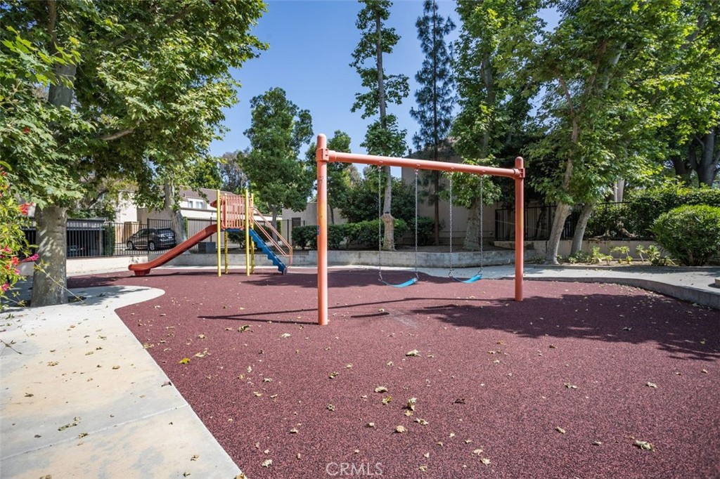 https://media.crmls.org/medias/56983369-a9e9-4c89-aff9-64e616a662ed.jpg?preset=X-Large