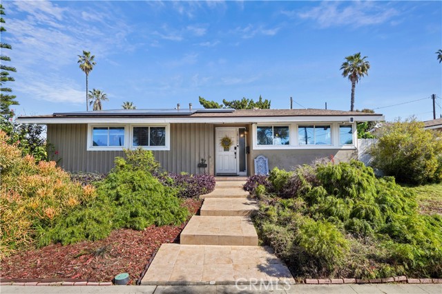 Detail Gallery Image 1 of 36 For 18167 Cantara St, Reseda,  CA 91335 - 4 Beds | 2 Baths