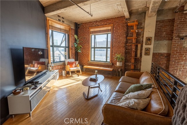 Detail Gallery Image 3 of 69 For 100 W 5th 6c,  Long Beach,  CA 90802 - 1 Beds | 1 Baths