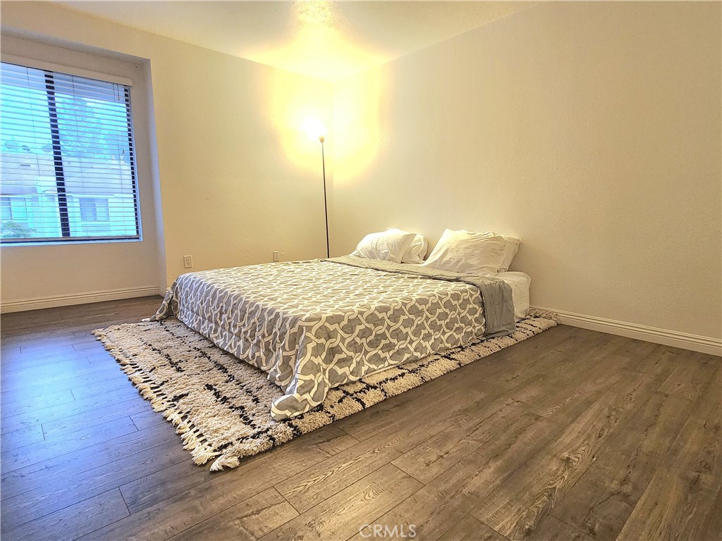 https://media.crmls.org/medias/5699a067-6894-4d69-af5a-5da79ad0c0e1.jpg?preset=X-Large