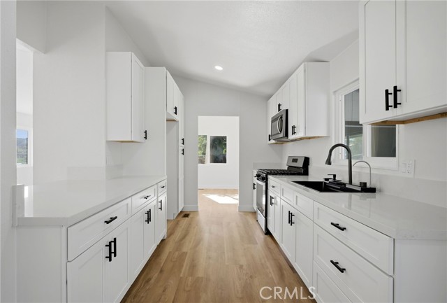 Detail Gallery Image 13 of 33 For 28597 Whittier, Winchester,  CA 92596 - 3 Beds | 2 Baths