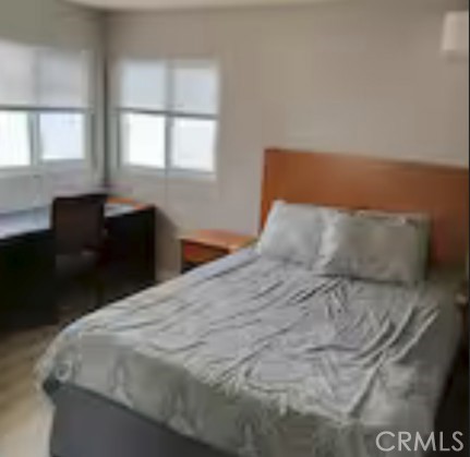 https://media.crmls.org/medias/569a286e-9422-44df-bd2c-b8d23a723579.jpg?preset=X-Large