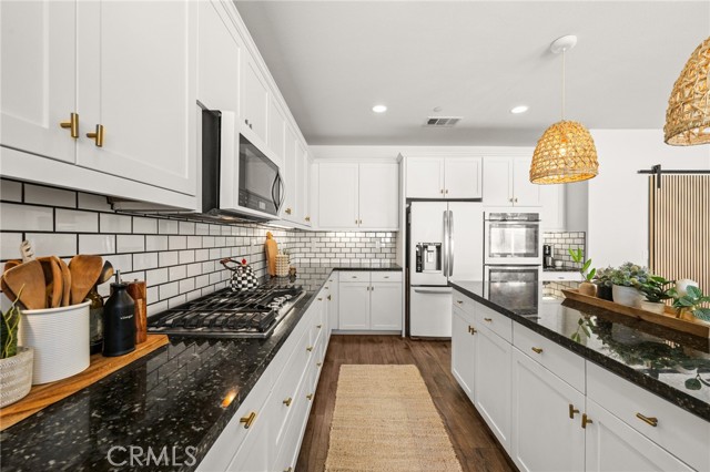 Detail Gallery Image 27 of 70 For 39120 Hidden Creek Ln, Temecula,  CA 92591 - 5 Beds | 3/1 Baths