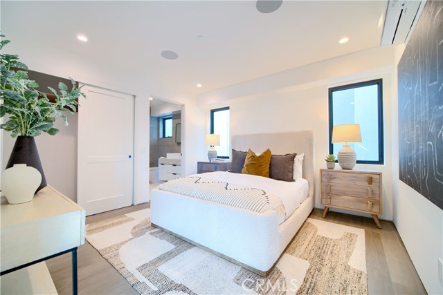 203 indianapolis Avenue, Huntington Beach CA: https://media.crmls.org/medias/569bd6e5-eece-47e0-9d8c-d83d36372cc4.jpg