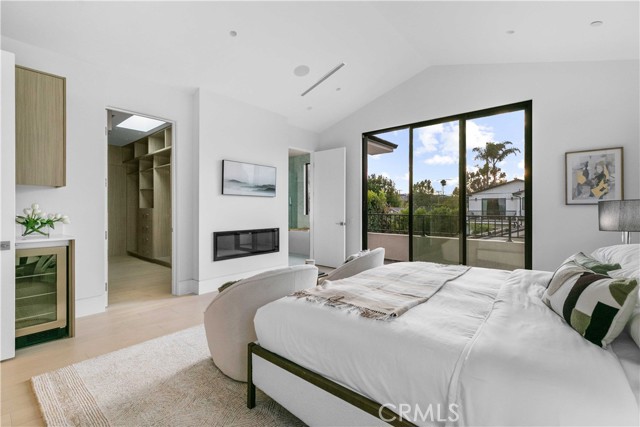 Detail Gallery Image 24 of 49 For 4532 Katherine, Sherman Oaks,  CA 91423 - 6 Beds | 6/1 Baths