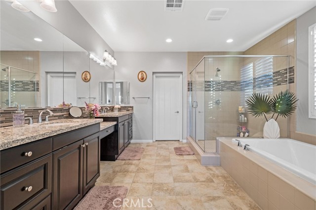 Detail Gallery Image 20 of 60 For 16735 Carrara Ct, Riverside,  CA 92503 - 5 Beds | 5/2 Baths