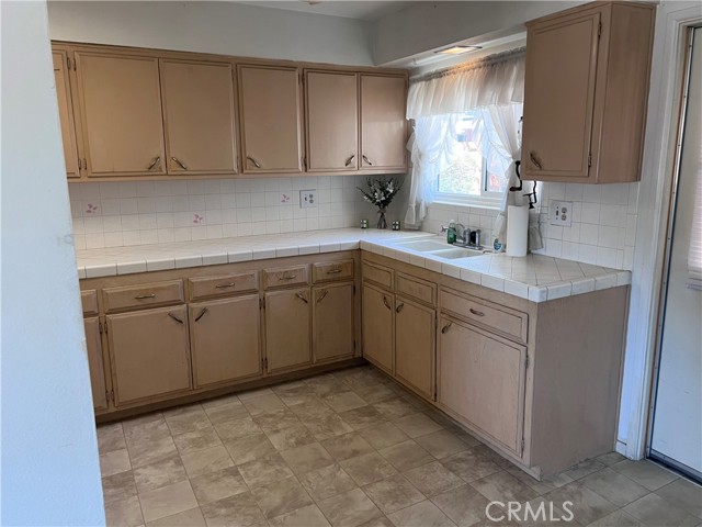 Detail Gallery Image 9 of 16 For 28912 Murrieta Rd, Menifee,  CA 92586 - 2 Beds | 2 Baths