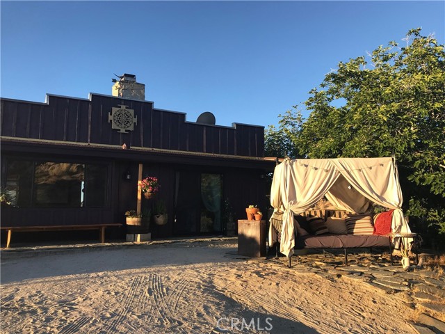 56564 Nelson Avenue, Yucca Valley CA: https://media.crmls.org/medias/569d1fc4-858e-4441-89e5-6a7fe4ec9e5a.jpg