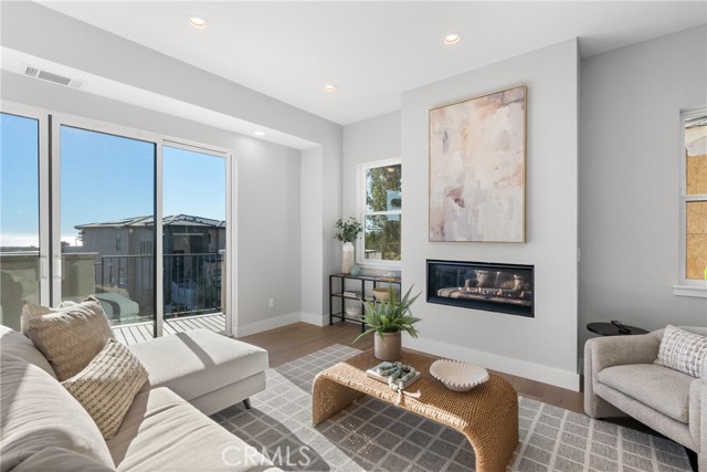 Detail Gallery Image 4 of 21 For 2734 Barcelona, Pismo Beach,  CA 93449 - 3 Beds | 3/1 Baths