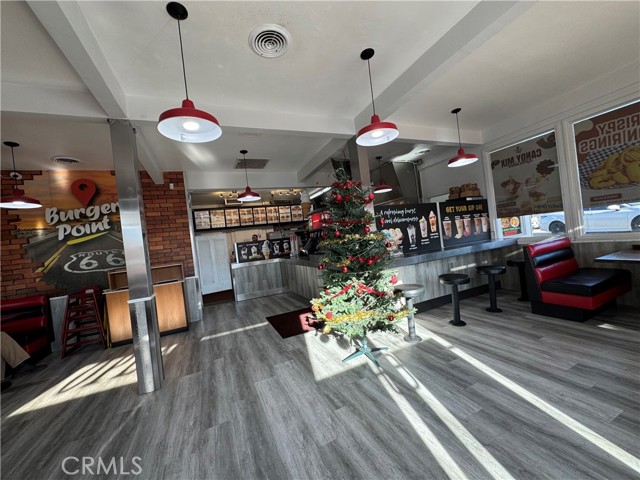 10501 Hole Avenue, Riverside CA: https://media.crmls.org/medias/569d6ef7-d4c5-48e8-93d0-4675b883bdd8.jpg