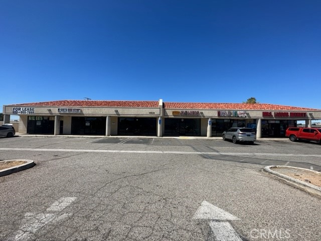 13534 Navajo Road, Apple Valley, California 92308, ,Commercial Lease,For Rent,13534 Navajo Road,CRHD23182407