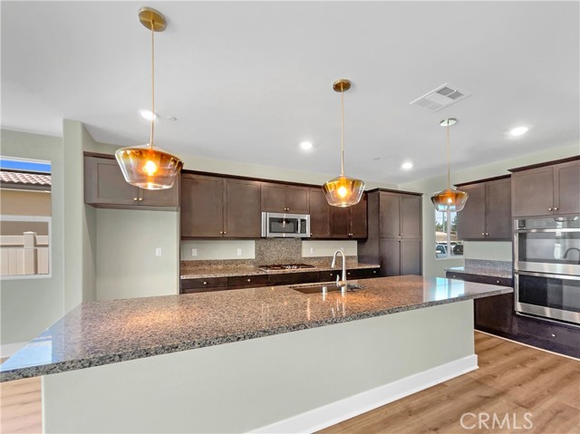 27117 Great Plains Court, Menifee CA: https://media.crmls.org/medias/569df5e0-b91a-4833-996f-b08e8a277f8b.jpg
