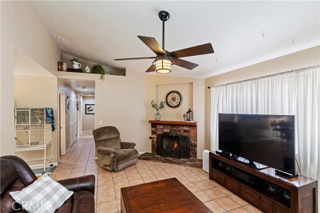 Detail Gallery Image 15 of 41 For 14235 Judy Ann Dr, Riverside,  CA 92503 - 3 Beds | 2 Baths