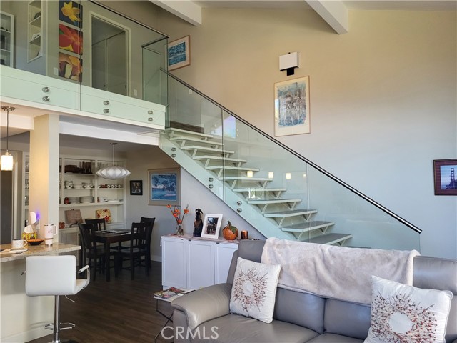 Detail Gallery Image 2 of 17 For 2022 via Mariposa East #C,  Laguna Woods,  CA 92637 - 2 Beds | 2 Baths