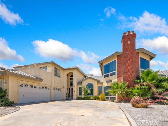 Detail Gallery Image 2 of 75 For 17970 Vista Point Dr, Victorville,  CA 92395 - 7 Beds | 5 Baths
