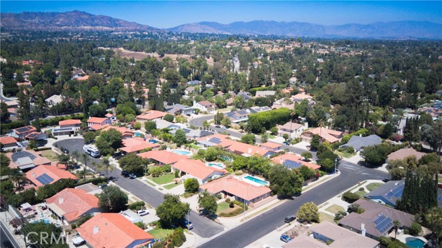 10200 Bothwell Road, Northridge CA: https://media.crmls.org/medias/56a0180b-47bd-4857-8a5f-5c09783ac7f1.jpg