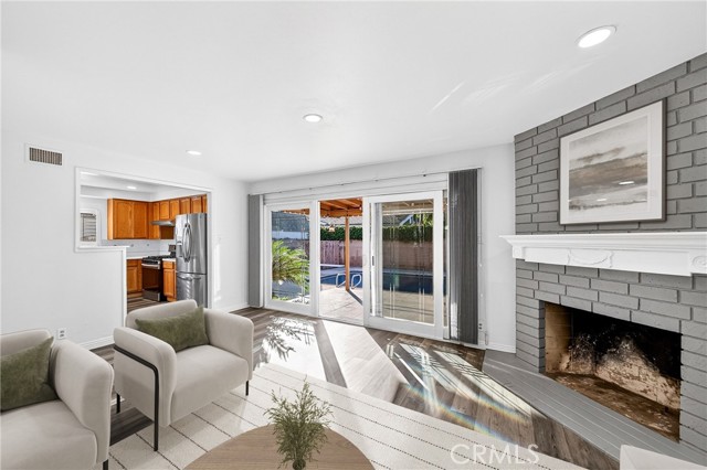 Detail Gallery Image 3 of 29 For 7581 Primrose, Buena Park,  CA 90620 - 4 Beds | 2 Baths