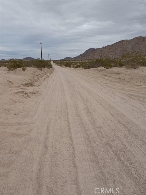 Detail Gallery Image 4 of 5 For 800 Bodick Rd, Landers,  CA 92285 - – Beds | – Baths