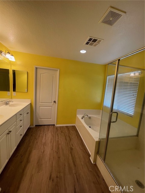 Detail Gallery Image 9 of 12 For 14473 Shoshone Way, Victorville,  CA 92394 - 3 Beds | 2/1 Baths