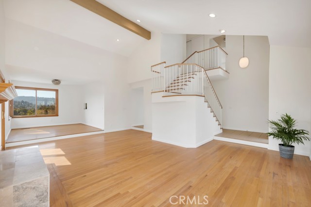 22210 Miston Drive, Woodland Hills CA: https://media.crmls.org/medias/56a337a8-5254-4b73-9c80-6101c61b4a03.jpg