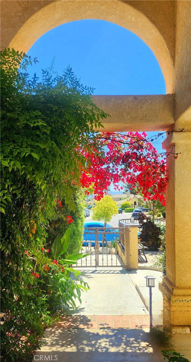 https://media.crmls.org/medias/56a43699-7fd0-42e7-8700-4a0dfb32c179.jpg?preset=X-Large