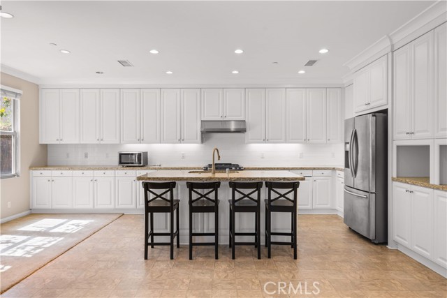 Detail Gallery Image 12 of 41 For 129 Overbrook, Irvine,  CA 92620 - 3 Beds | 2/1 Baths