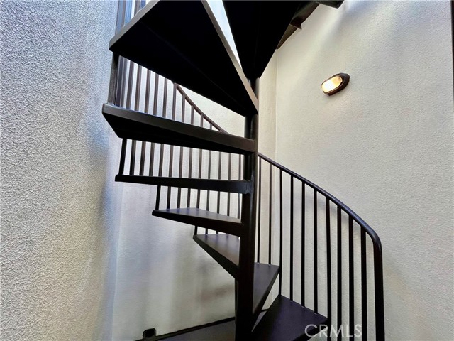 Detail Gallery Image 44 of 65 For 227 S Helberta Ave #B,  Redondo Beach,  CA 90277 - 4 Beds | 3/1 Baths