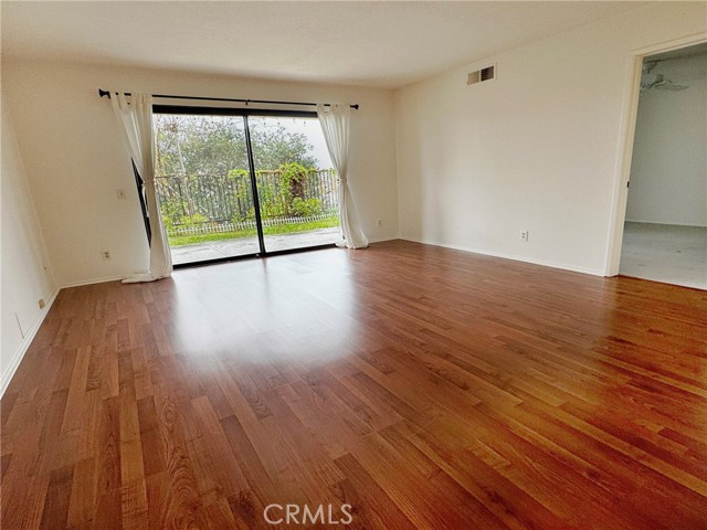 Detail Gallery Image 7 of 15 For 25222 Birch Grove, Lake Forest,  CA 92630 - 2 Beds | 2 Baths