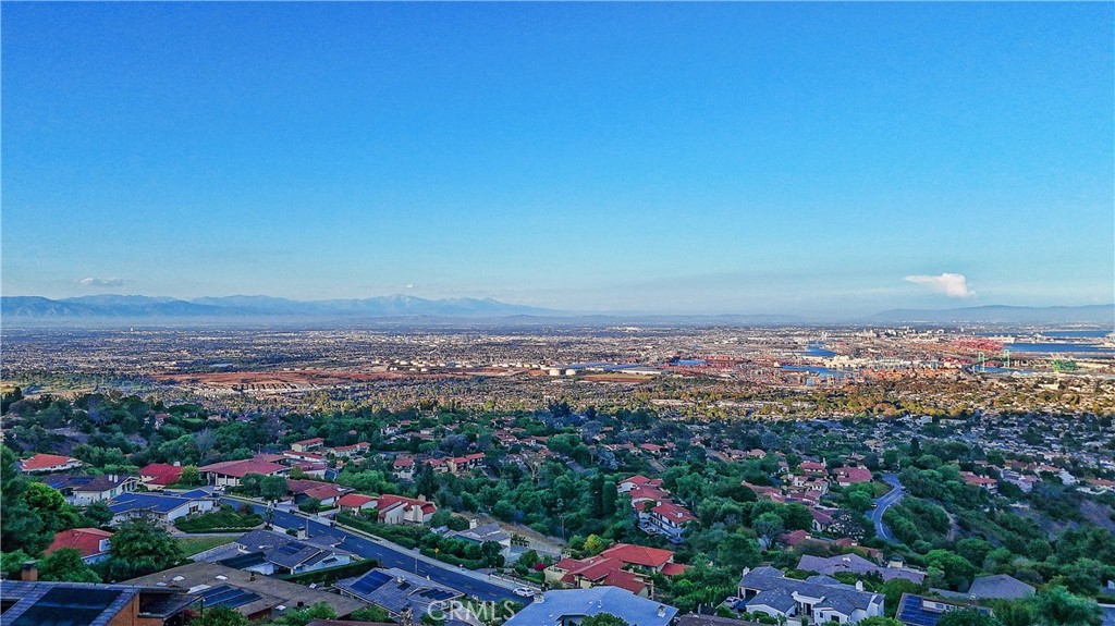 https://media.crmls.org/medias/56a65700-aaf6-4f29-852c-14ae57fd67ed.jpg?preset=X-Large